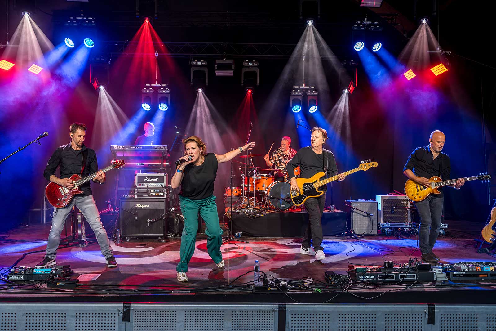 Urban-Solitude-anouk-tribute-band Urban Solitude anouk tribute band